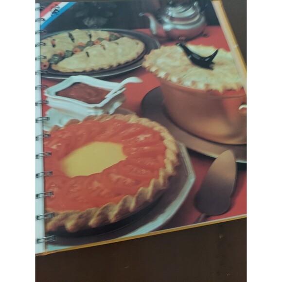 Betty Crocker's Dinner In A Dish Cookbook 1973 HC Spiral 8th Printing VTG-Good - Picture 9 of 11